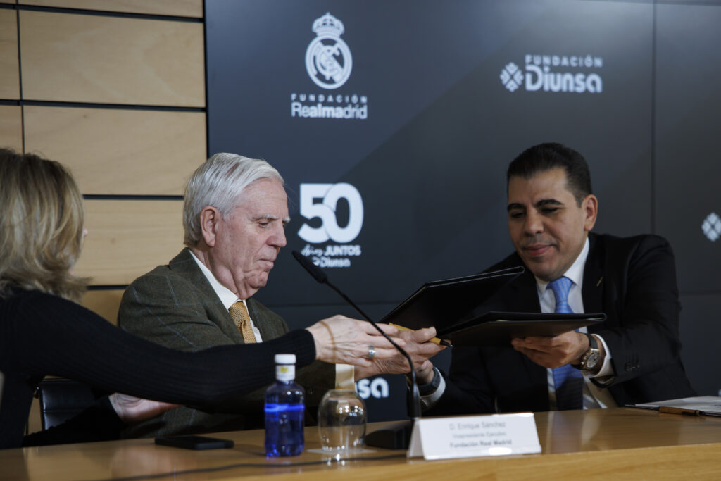 Foto 2 renovación del convenio FRM FDiunsa