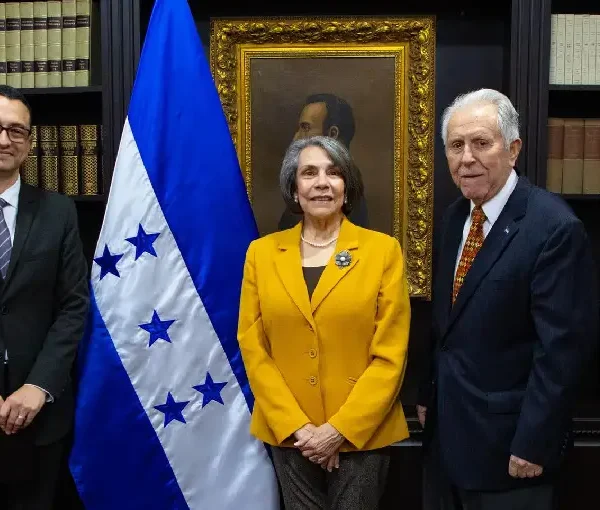 El gobierno de Honduras designa nuevos embajadores en Chile y Nicargua