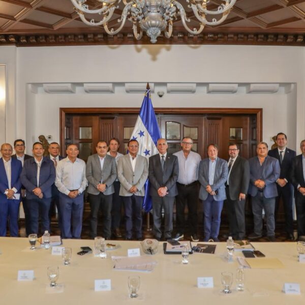 ¡Buenas noticias para el agro! Gobierno y sector cafetalero impulsan plan para potenciar las exportaciones de café hondureño