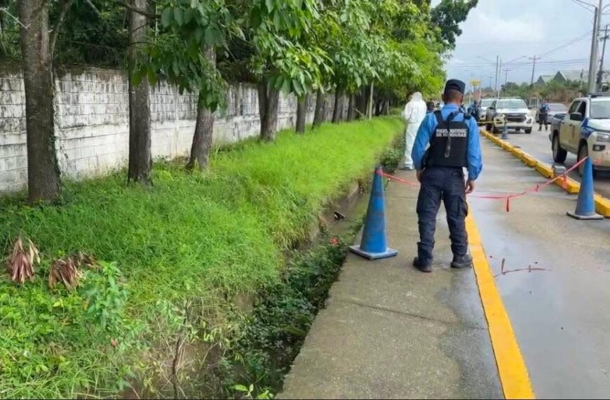 Hallazgo dantesco en la Autopista a Puerto Cortés: Encuentran cuerpo encostalado en el sector de Río Blanquito