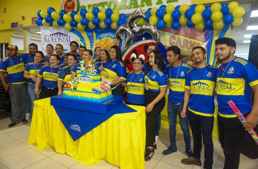 Supermercados Colonial celebra a lo grande su 25 aniversario con fiesta, música en vivo y exitosa Feria de Emprendedores en San Pedro Sula