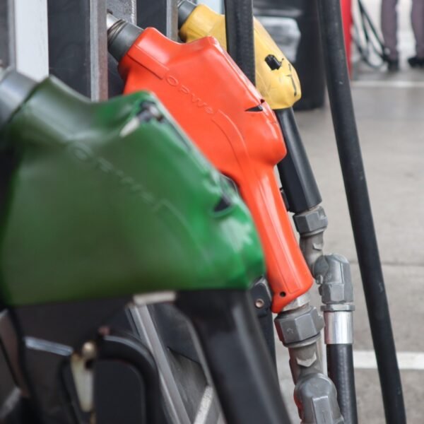 Combustibles cambian de precio este lunes: diésel registra el mayor aumento