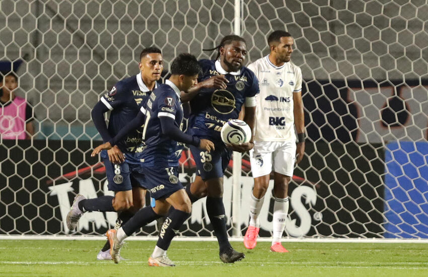 Motagua empata 1-1 ante Cartaginés y mantiene el liderato de su grupo