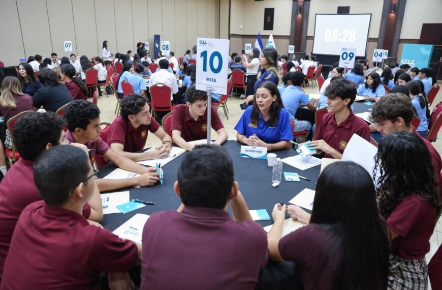 Más de 100 jóvenes viven su primera experiencia de entrevista laboral con iniciativa de la CCIC